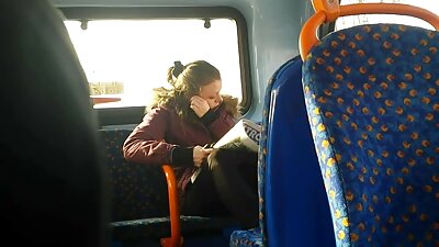 Analsex med en glamourøs blondine ved poolen.