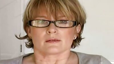 Russiske Sonyas røv gik gennem otte omgange med orgasme.
